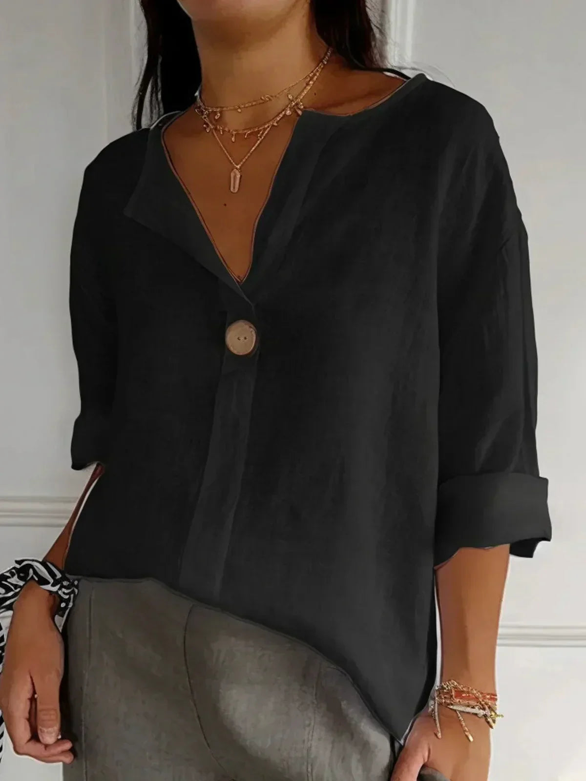 Women's 3/4 Sleeve Shirt | V-neck