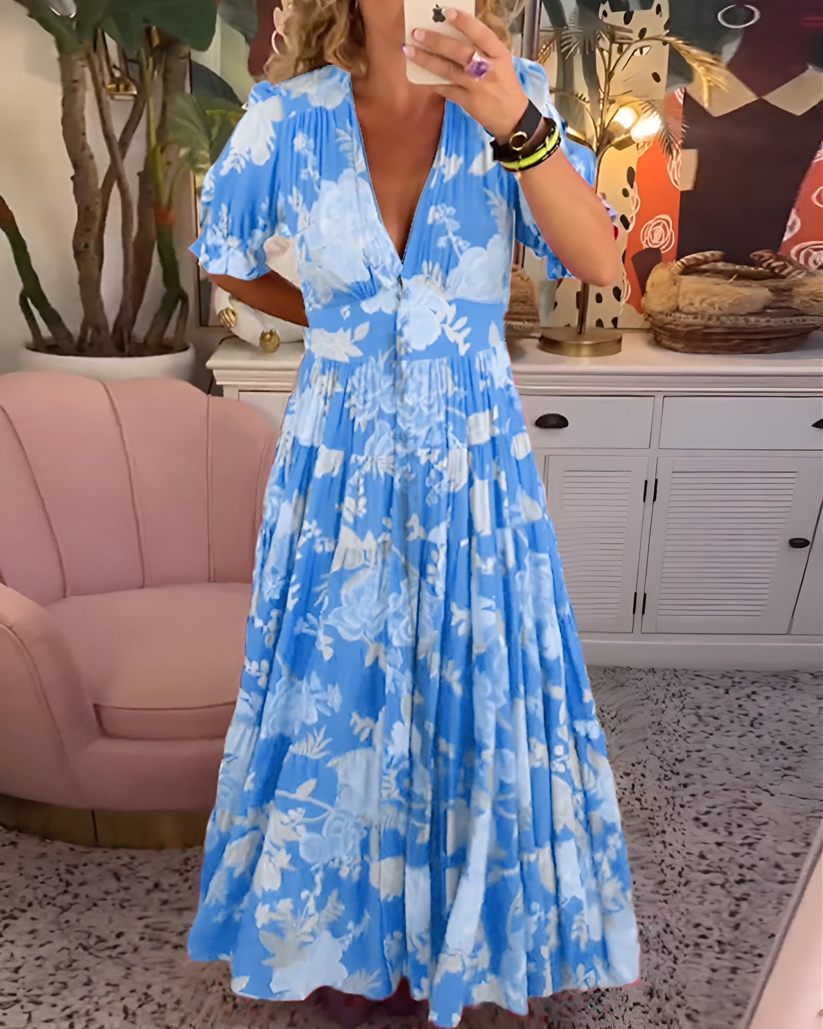 Carine | Pocket Dress with V-Neck in Floral Print