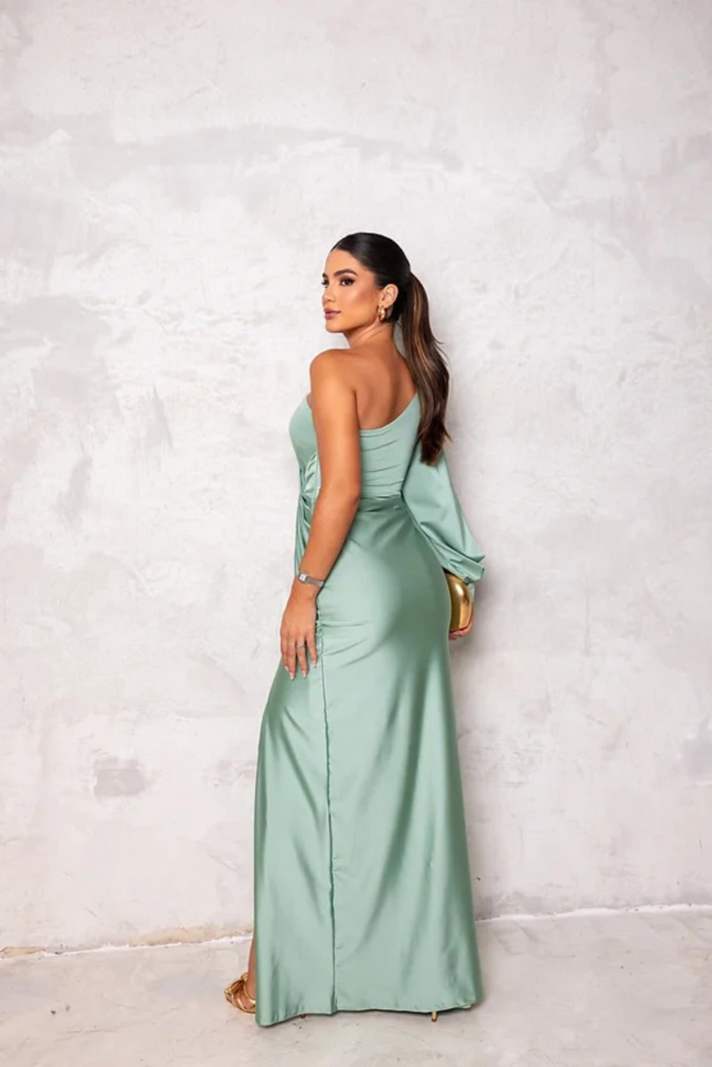 Hilda™ - Elegant Dress with Finesse