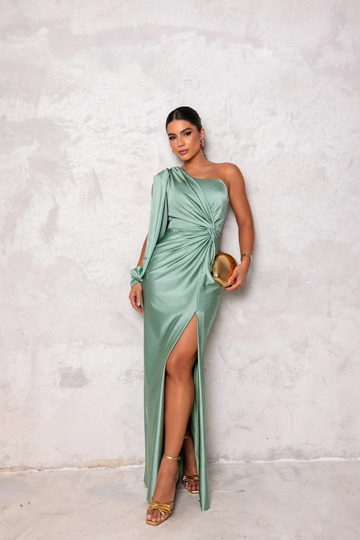 Hilda™ - Elegant Dress with Finesse