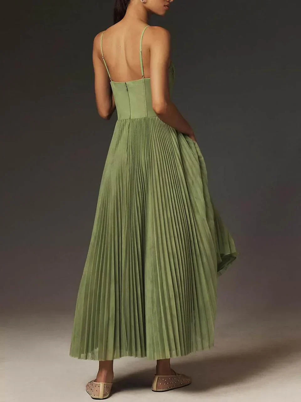 Women's Sleeveless Pleated Bridesmaid Dress with Sweetheart Neckline | Maxi