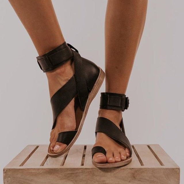 Women's sandals with ankle strap and toe strap