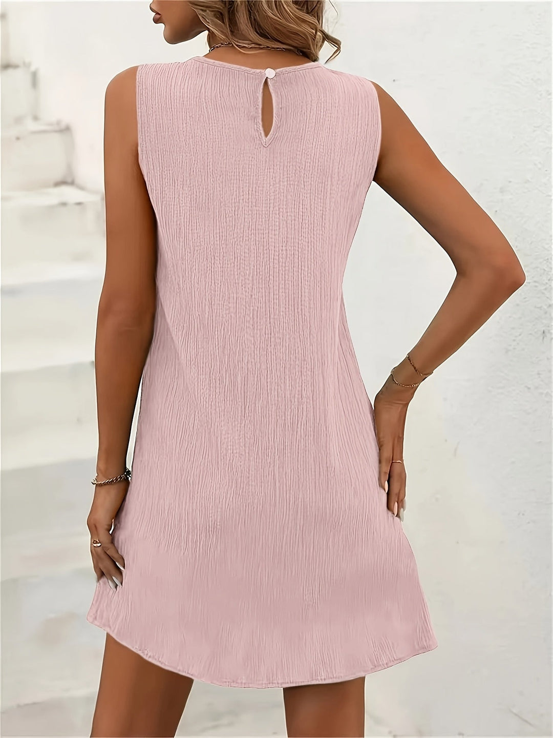 Women's Round Neck Textured Sleeveless Dress