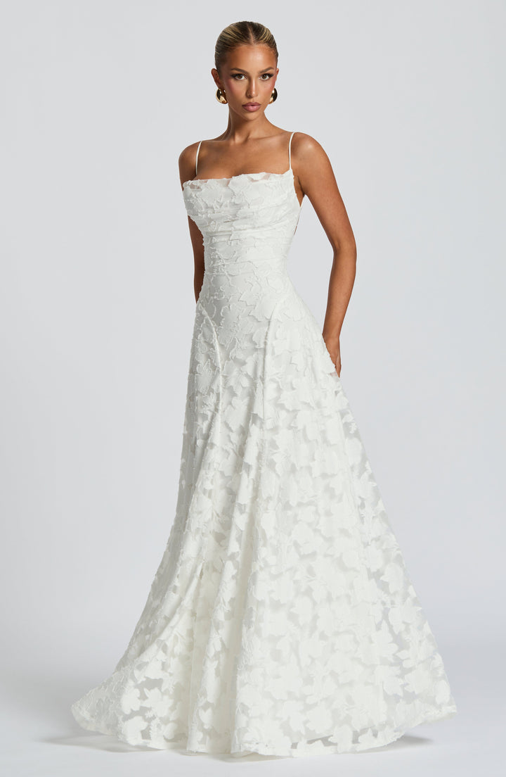 Maevy | Elegant Maxi Dress